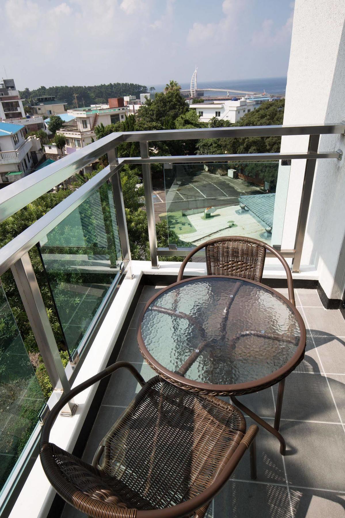 Cheonjiyeon Crystal Hotel Seogwipo Exterior photo